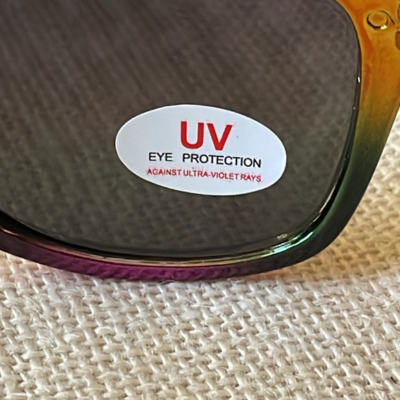 VW Volkswagen Atlas Cross Sport Mirrored Sunglasses with storage pouch new - Picture 7 of 8